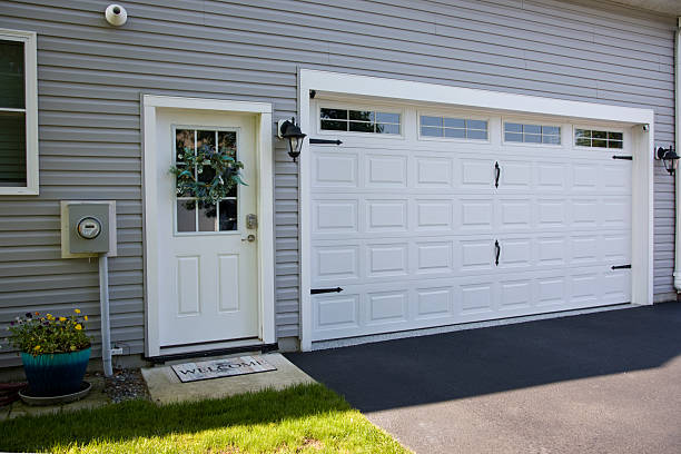 24/7 Emergency Garage Door Panel Replacement experts in Morrison, IL